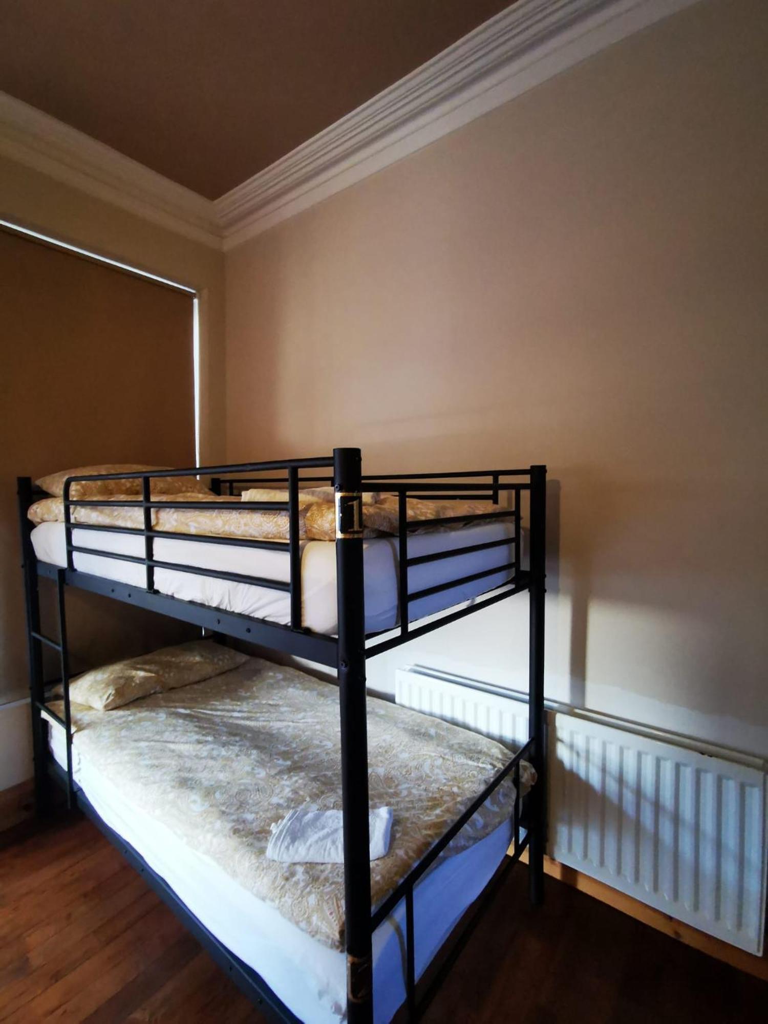 Gr8 Hostel At The Mount Белфаст Екстериор снимка