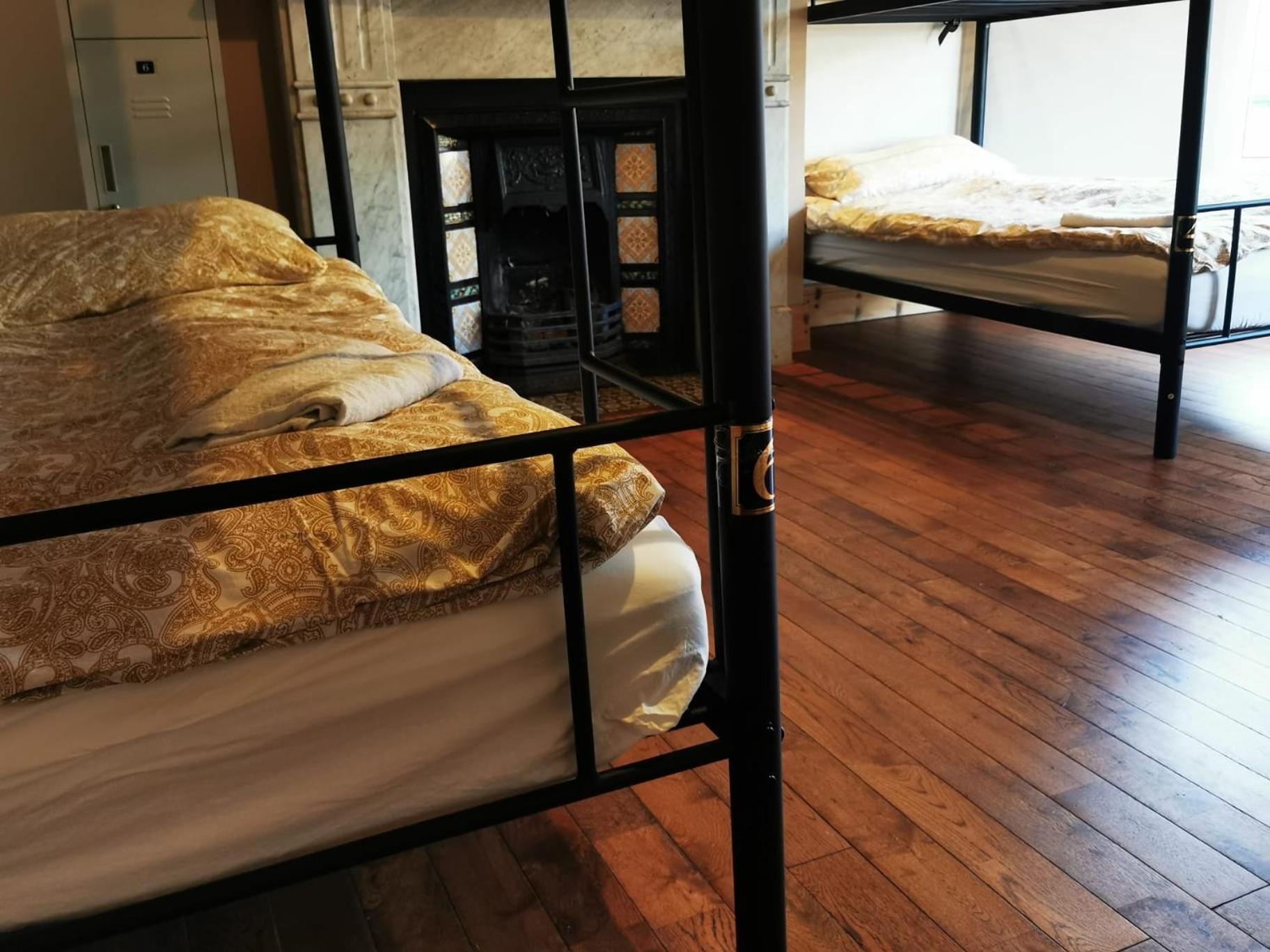 Gr8 Hostel At The Mount Белфаст Екстериор снимка