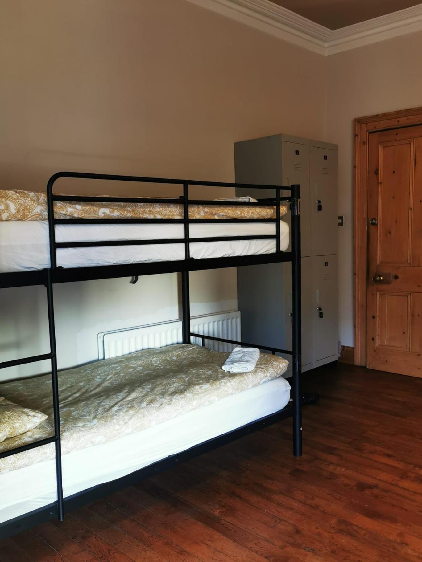 Gr8 Hostel At The Mount Белфаст Екстериор снимка
