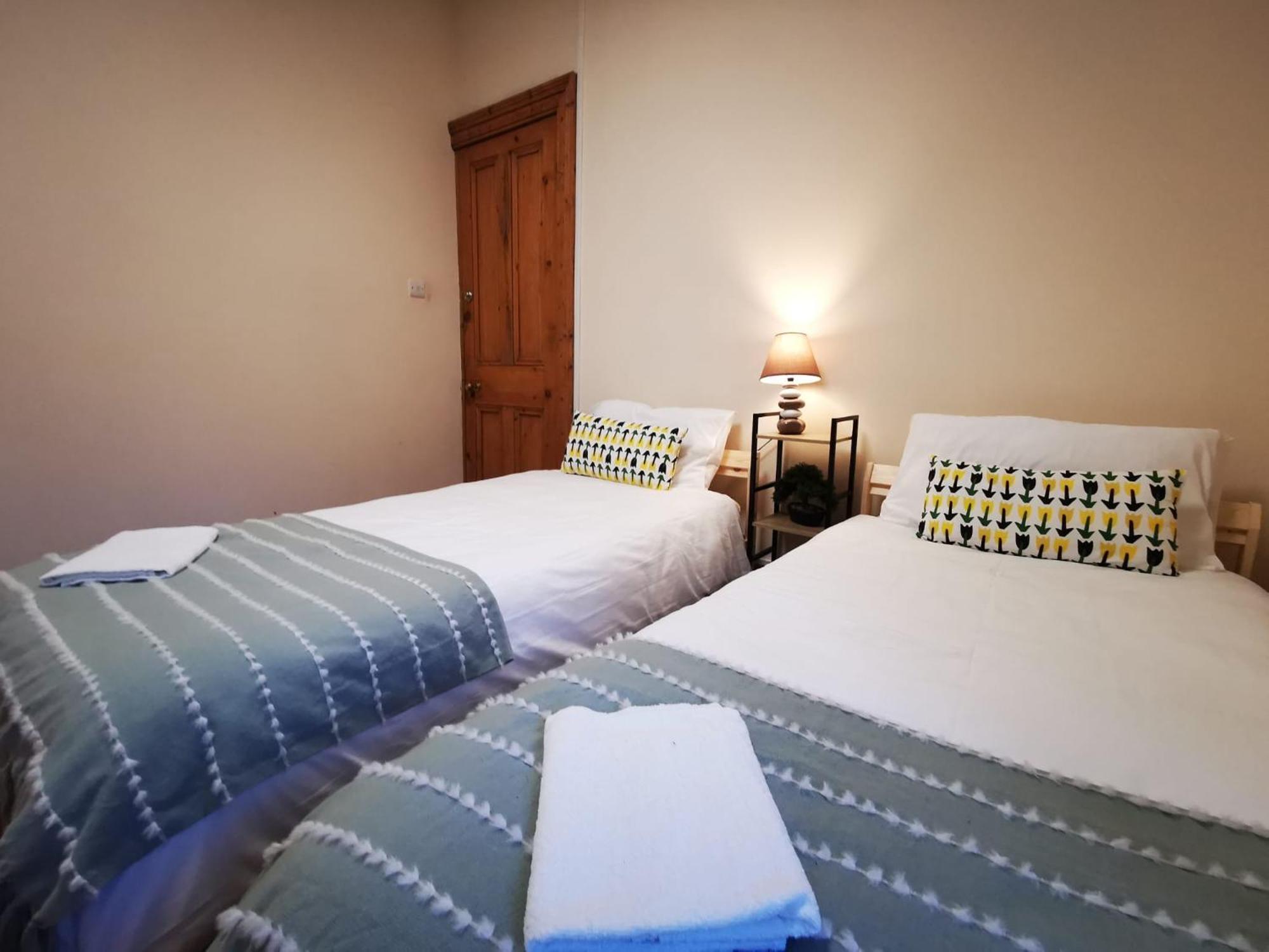 Gr8 Hostel At The Mount Белфаст Екстериор снимка